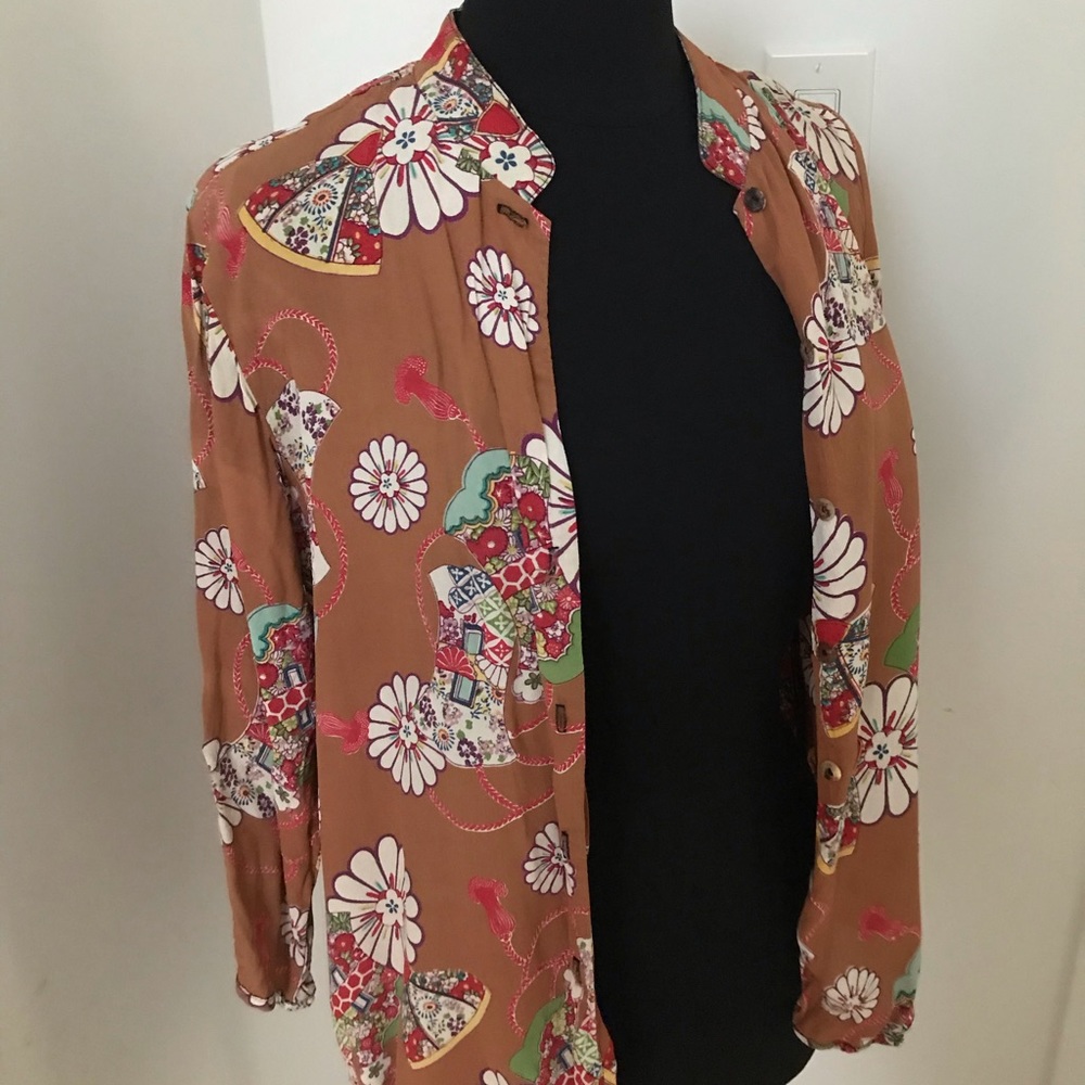 Vintage blouse with Chinese pattern